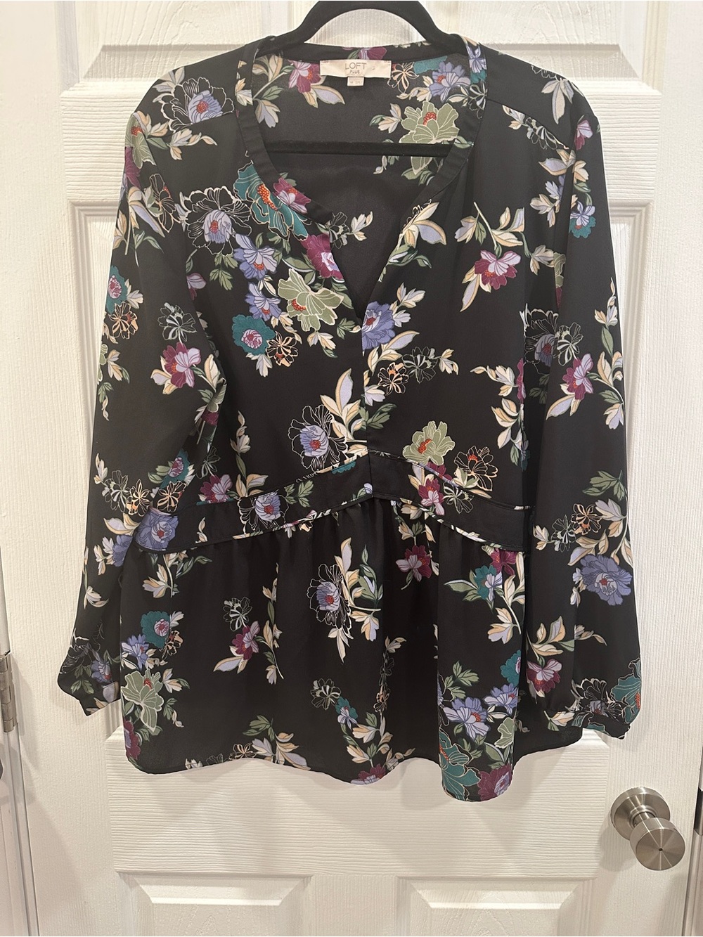 Loft plus size long sleeve floral v neck peplum blouse size 18 EUC